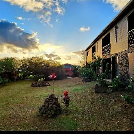 Apartamentos Tupuna Lodge Hanga Roa Exterior photo